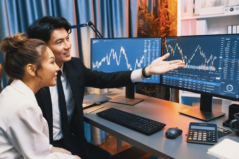 Top Advanced Trading Monitors in Vietnam: Complete Guide and Insights